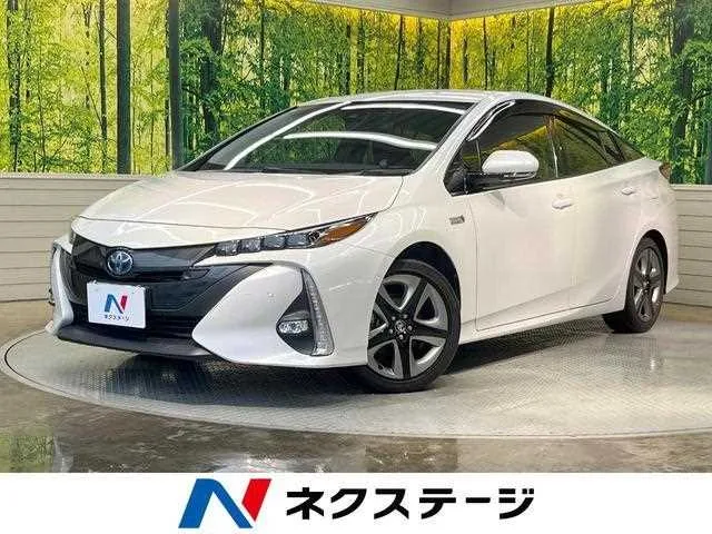 Toyota Prius 2022 — фото 1, купить с доставкой в Москву