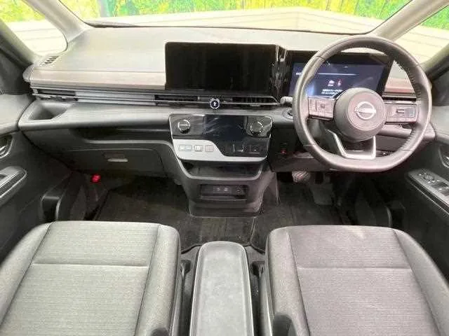 Nissan Serena 2023 — миниатюра 2