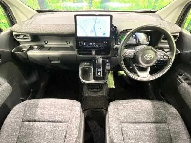 Toyota Sienta 2022 — миниатюра 2