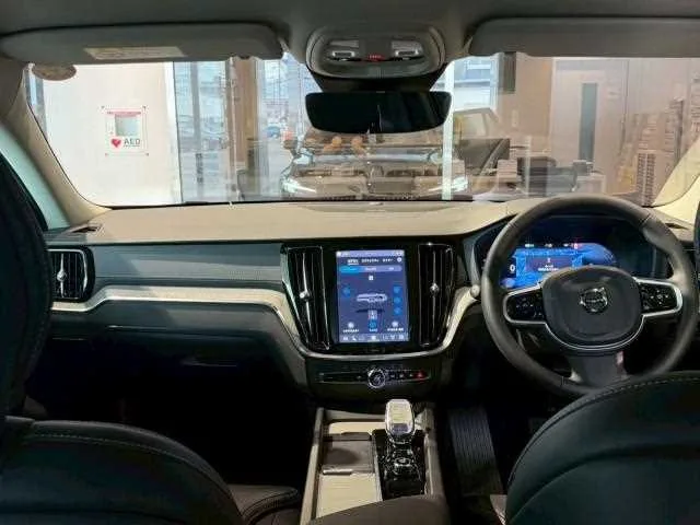 Volvo V60 2025 — миниатюра 2