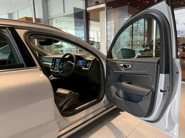 Volvo V60 2025 — миниатюра 5