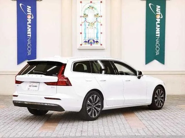 Volvo V60 2025 — миниатюра 2