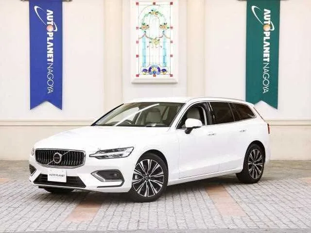 Volvo V60 2025 — фото 1, купить с доставкой в Москву