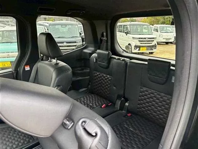 Toyota Voxy 2023 — миниатюра 3