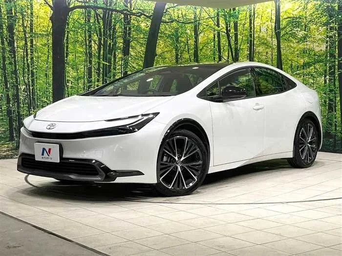 Toyota Prius 2025 — фото 1, купить с доставкой в Москву