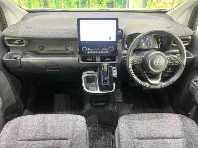 Toyota Sienta 2024 — миниатюра 2