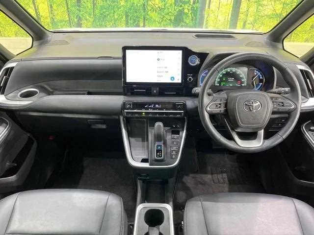 Toyota Noah 2023 — миниатюра 2
