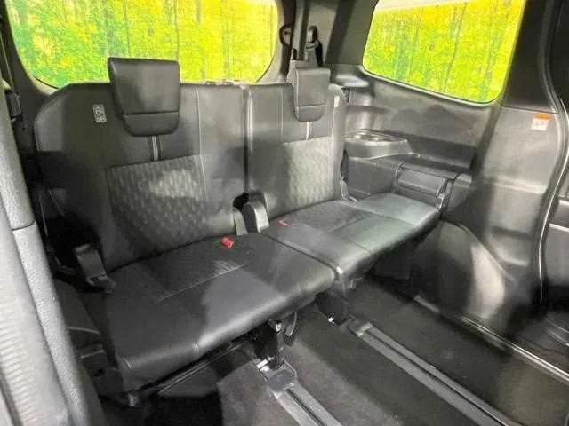 Toyota Noah 2023 — миниатюра 4