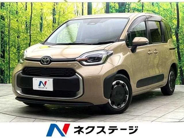 Toyota Sienta 2024 — фото 1, купить с доставкой в Москву