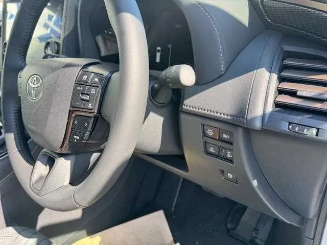 Toyota Alphard Hybrid 2026 — миниатюра 2