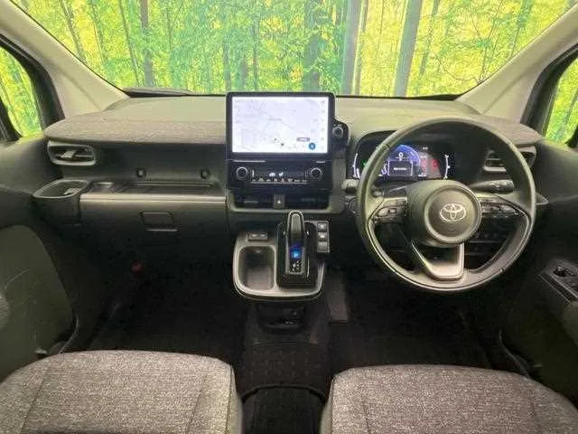 Toyota Sienta 2023 — миниатюра 2