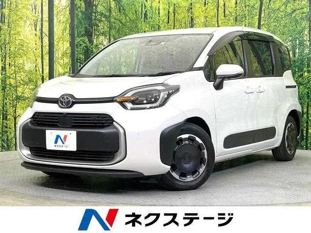 Toyota Sienta 2023 — фото 1, купить с доставкой в Москву