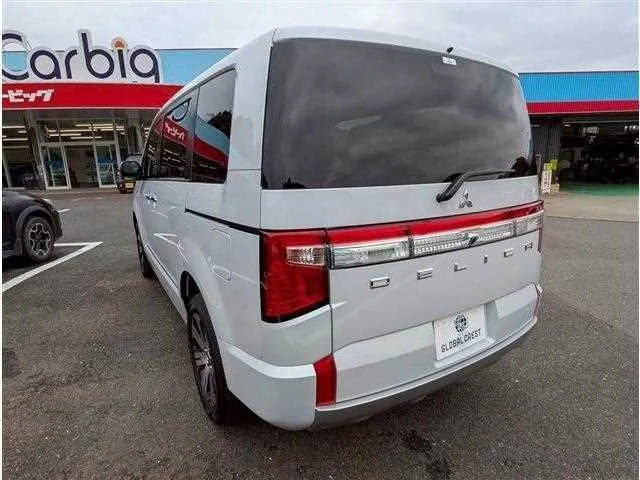 Mitsubishi Delica D5 2025 — миниатюра 5