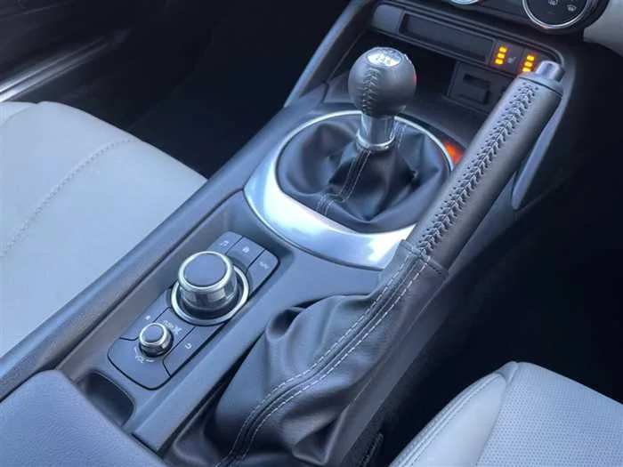 Mazda Roadster 2022 — миниатюра 4