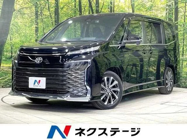 Toyota Voxy 2023 — фото 1, купить с доставкой в Москву