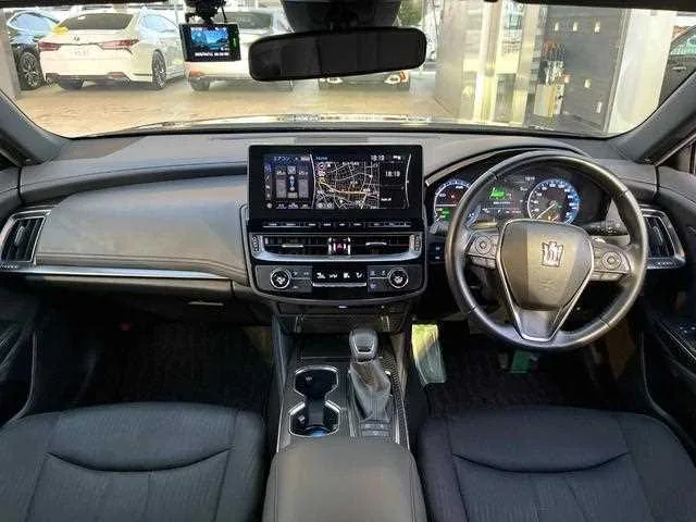 Toyota Crown Hybrid 2022 — миниатюра 2