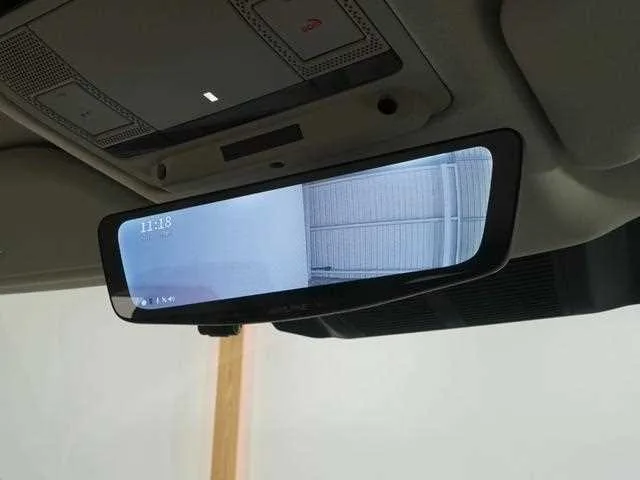 Land Rover Defender 2023 — миниатюра 5