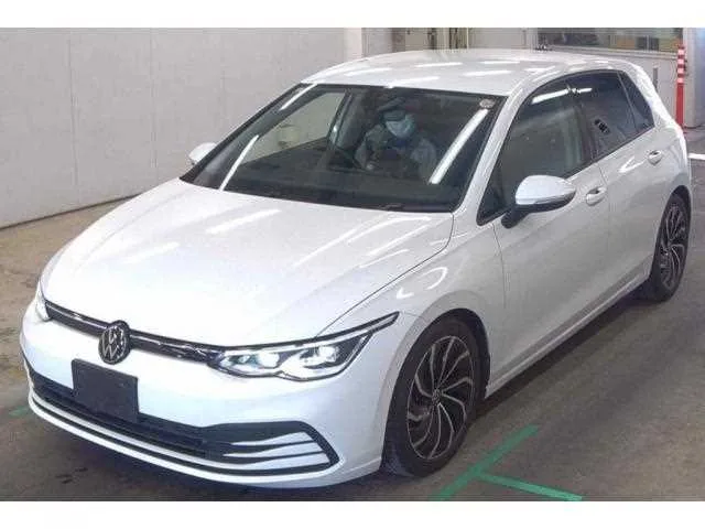 Volkswagen Golf 2023 — фото 1, купить с доставкой в Москву