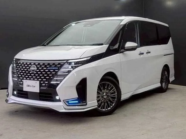 Nissan Serena 2025 — фото 1, купить с доставкой в Москву