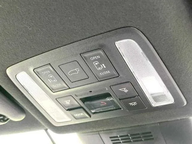 Toyota Voxy 2024 — миниатюра 3
