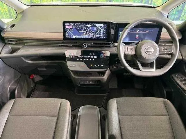 Nissan Serena 2025 — миниатюра 2