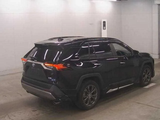 Toyota RAV4 2023 — миниатюра 3