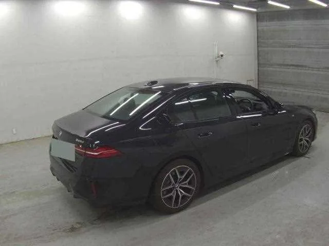 BMW 5 Series 2024 — миниатюра 2