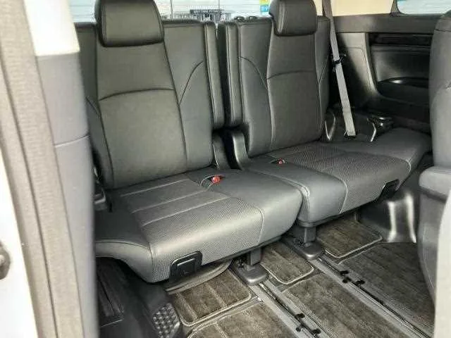Toyota Alphard G 2023 — миниатюра 3