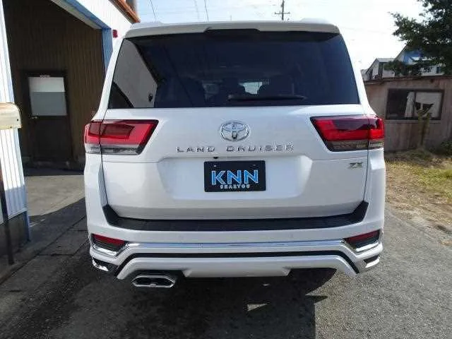 Toyota Land Cruiser 2023 — миниатюра 4