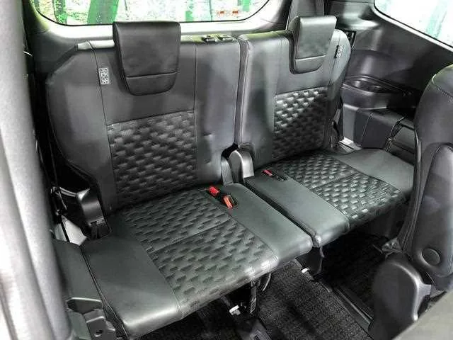 Toyota Voxy 2022 — миниатюра 4