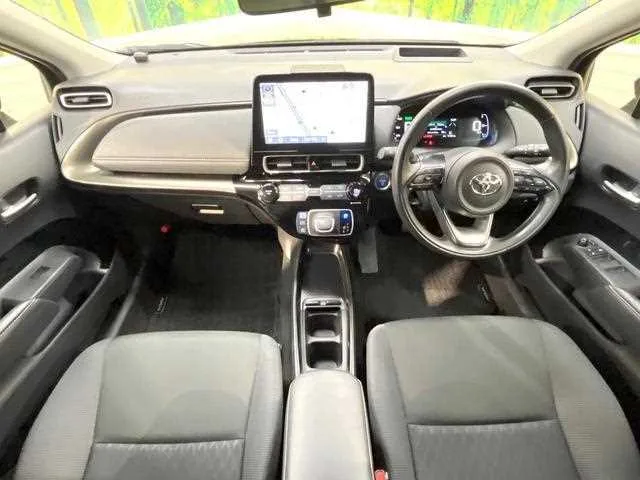 Toyota AQUA 2023 — миниатюра 2