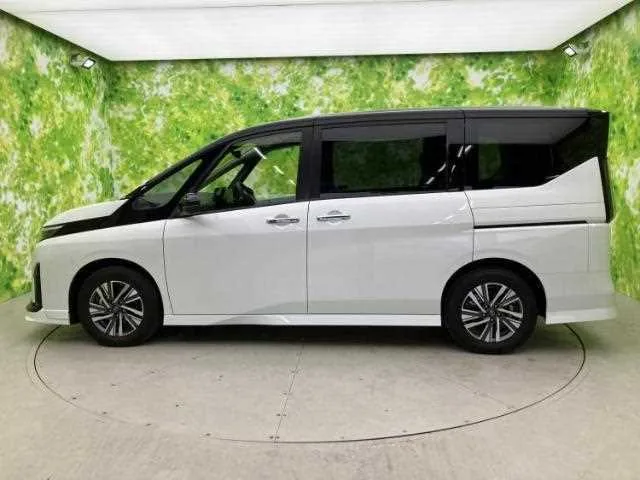 Nissan Serena 2023 — миниатюра 2