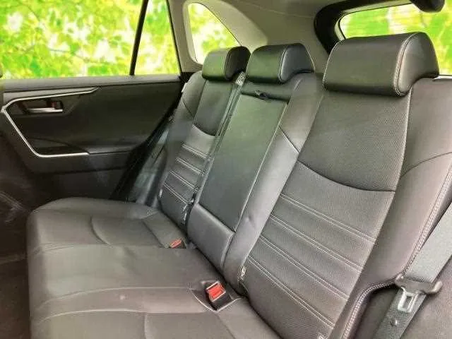 Toyota RAV4 2023 — миниатюра 5