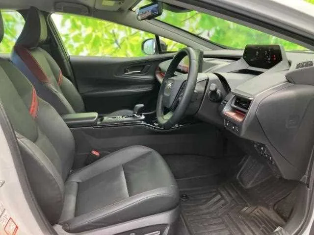 Toyota Prius Z 2023 — миниатюра 5