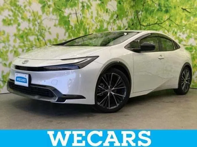 Toyota Prius Z 2023 — фото 1, купить с доставкой в Москву