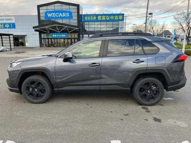 Toyota RAV4 2022 — миниатюра 2