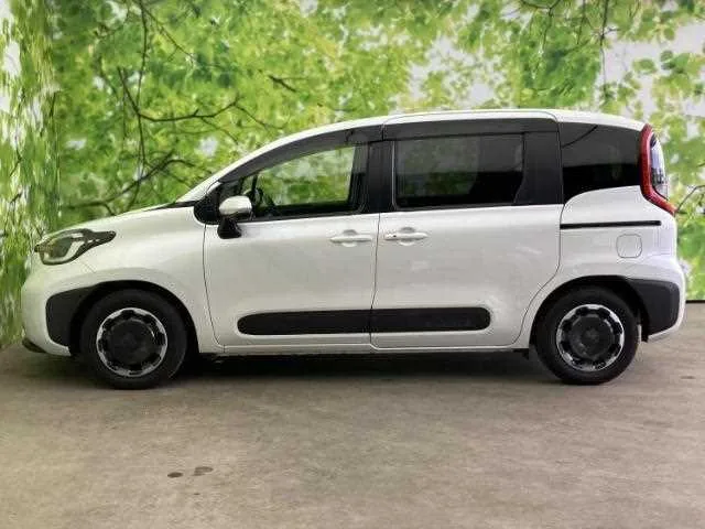 Toyota Sienta 2024 — миниатюра 2