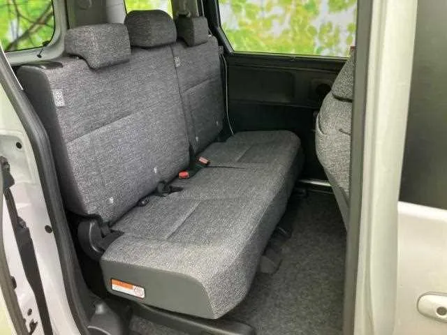 Toyota Sienta 2024 — миниатюра 5