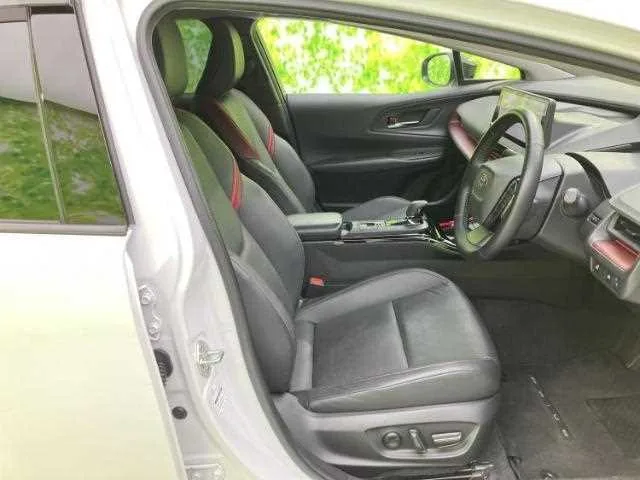 Toyota Prius Z 2023 — миниатюра 4