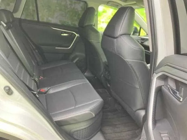 Toyota RAV4 2024 — миниатюра 5