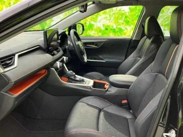 Toyota RAV4 2022 — миниатюра 3