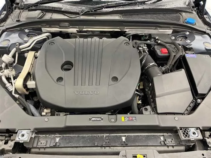 Volvo V60 2022 — миниатюра 5