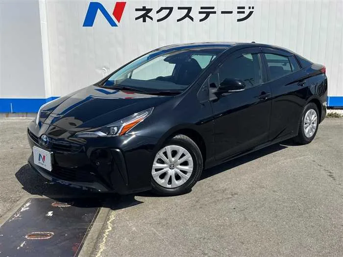 Toyota Prius 2022 — фото 1, купить с доставкой в Москву