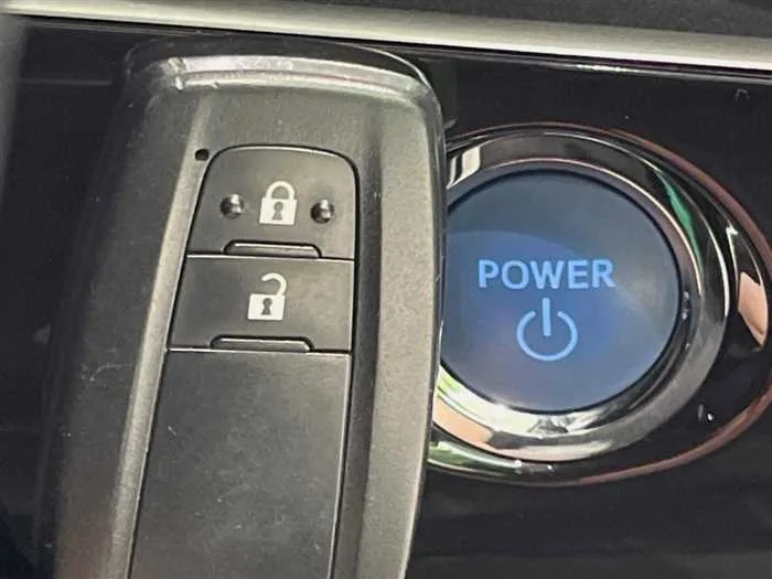 Toyota Prius 2022 — миниатюра 5
