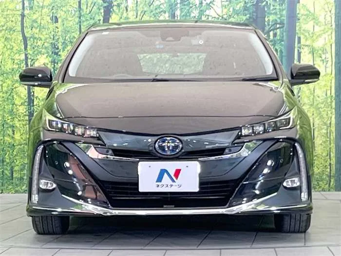 Toyota Prius PHV 2022 — миниатюра 3