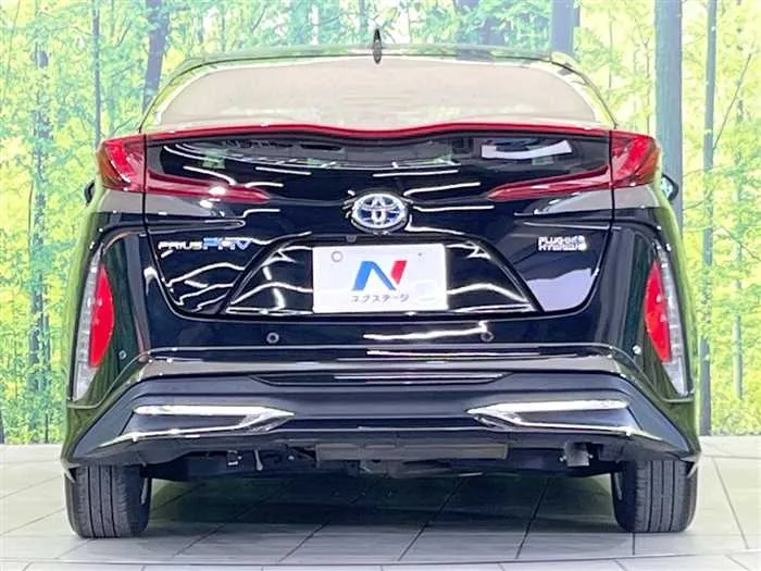 Toyota Prius PHV 2022 — миниатюра 4
