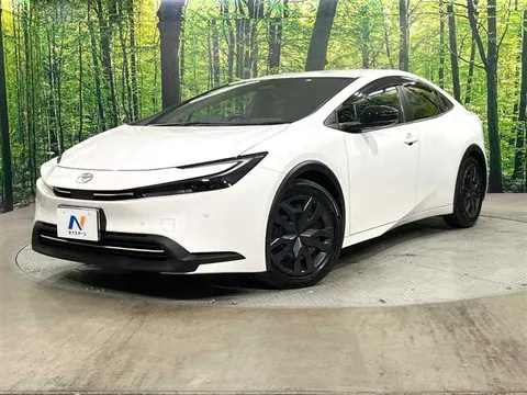 Toyota Prius 2023 купить в Москве