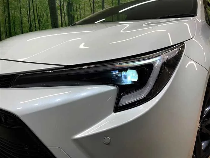 Toyota Corolla Sedan 2023 — миниатюра 3