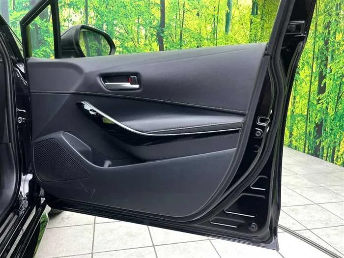 Toyota Corolla Sedan 2023 — миниатюра 3