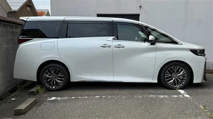 Toyota Vellfire PHEV 2025 — миниатюра 3